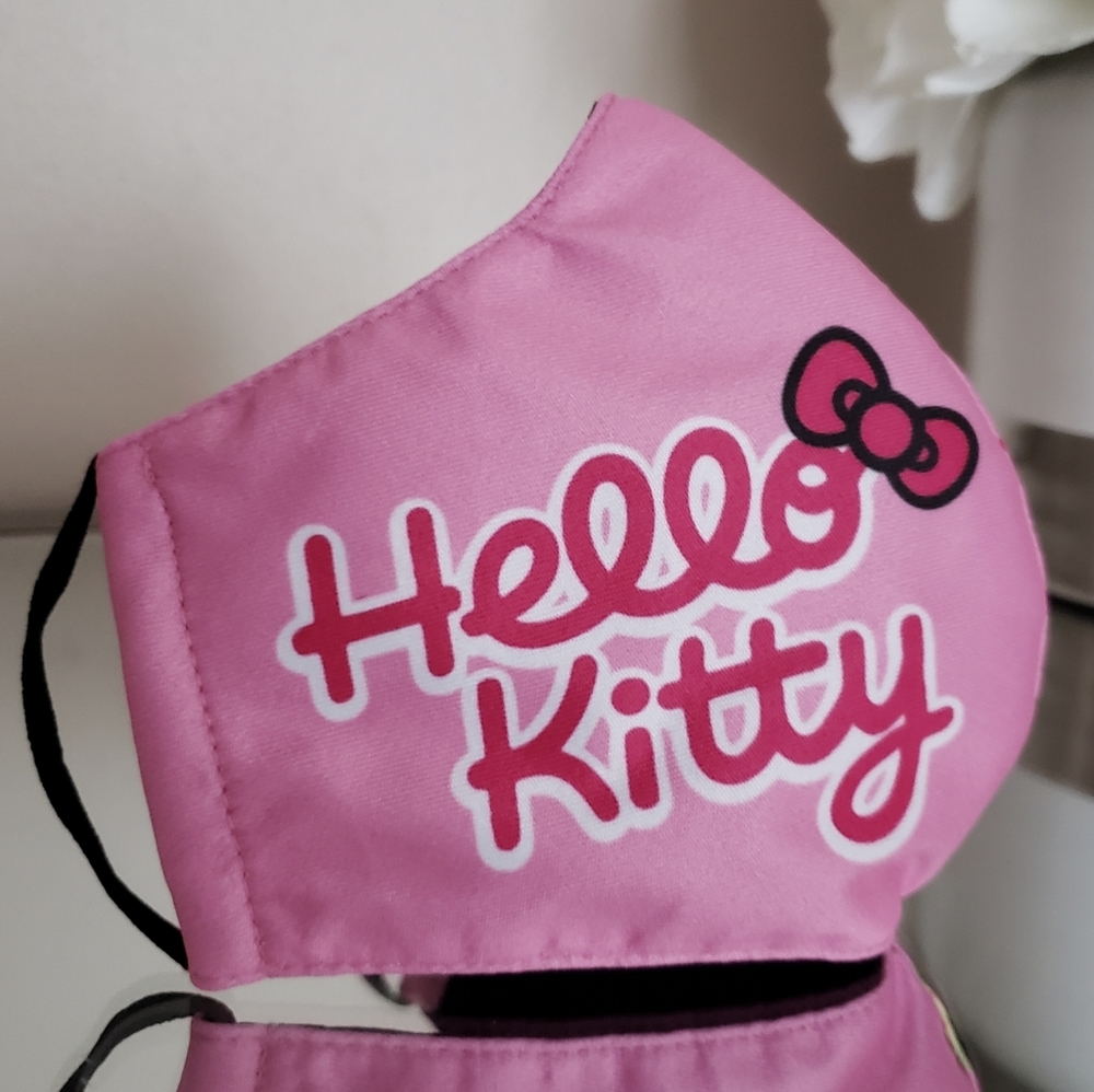 Hello Kitty Face Mask 💕 - Picture 2 of 3